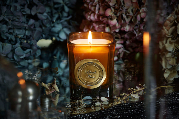 THE PERFUMER’S STORY BLACK MOSS CANDLE